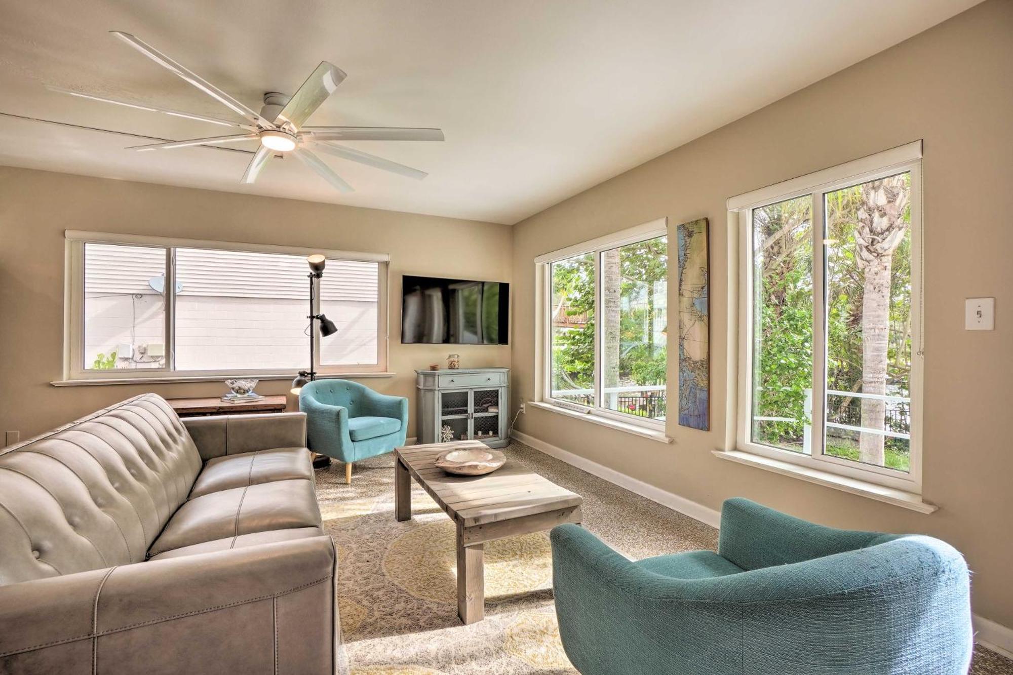 Pet-Friendly Waterfront Home - 2 Mi To Beach! Tarpon Springs Eksteriør bilde
