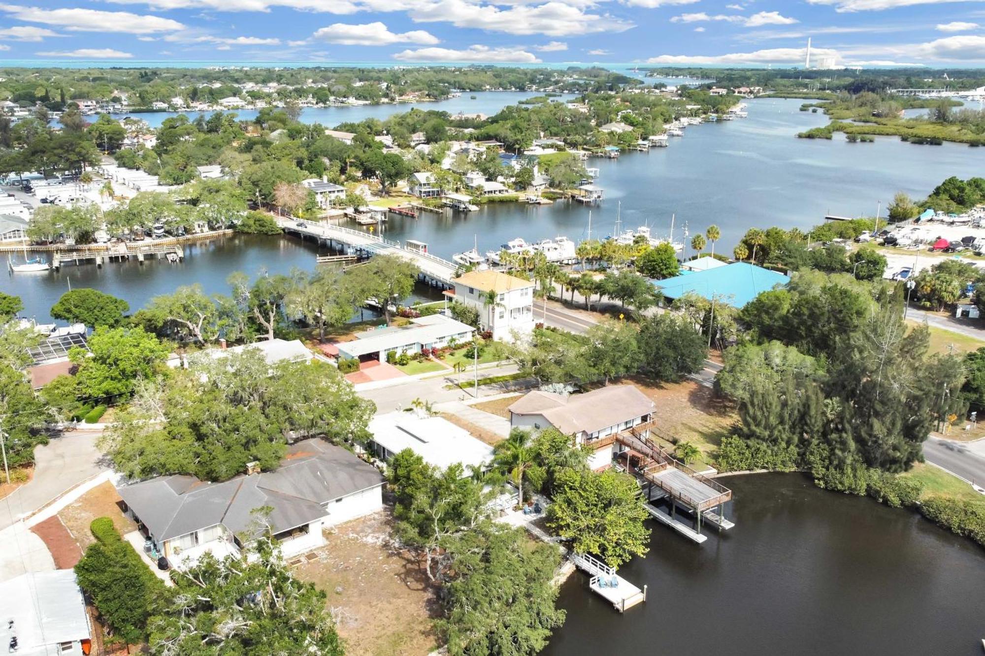 Pet-Friendly Waterfront Home - 2 Mi To Beach! Tarpon Springs Eksteriør bilde